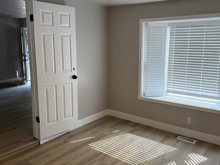 924 S 1200 W — Photo 7