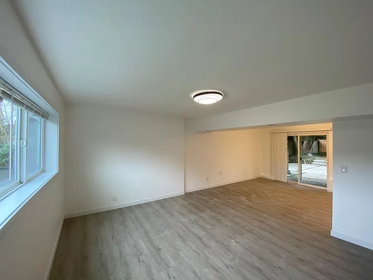 4401 NE 24th St — Photo 34