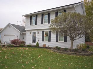 805 Glyncrest Dr, Wapakoneta, OH 45895