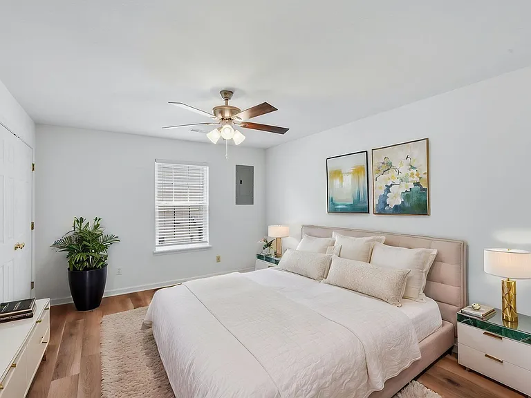 1713-1715 Louise Cir — Photo 23
