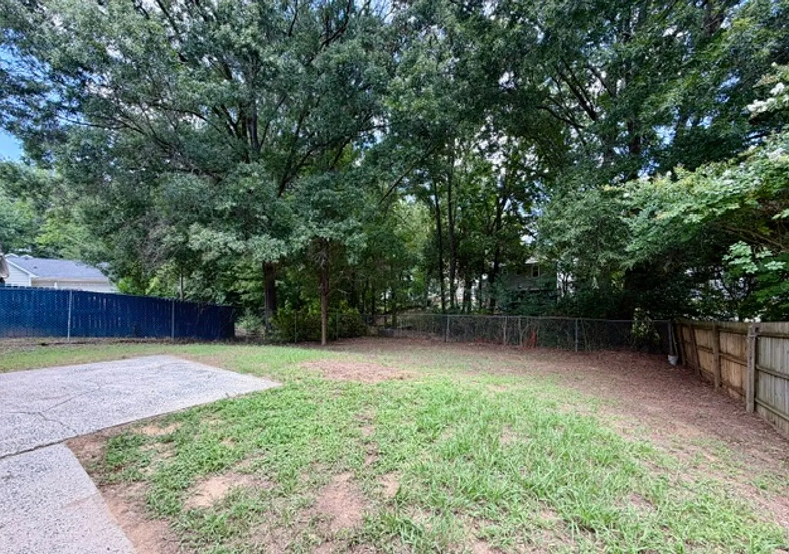1/2 Mo Off Special - Ranch 3 Bed, 2 Bath, Fence Yard -East Charlotte — Photo 3