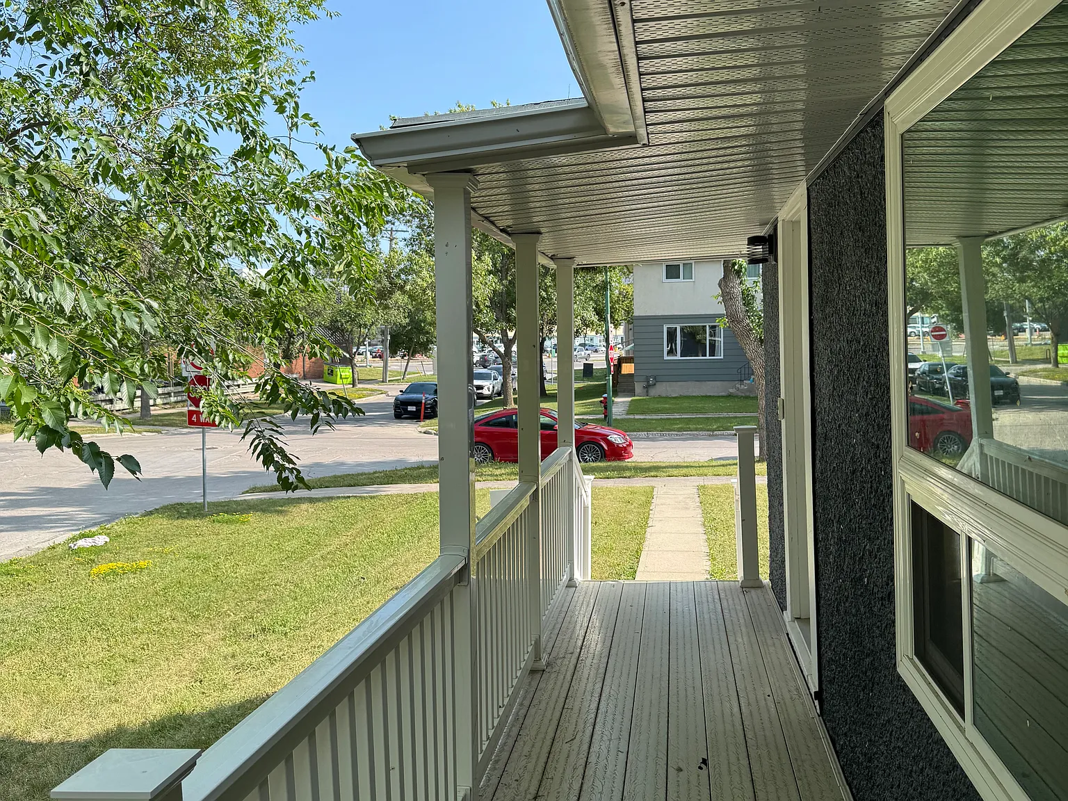 691 Jackson Ave — Photo 3