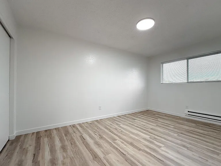 Kathy-Ann Apartments — Photo 51