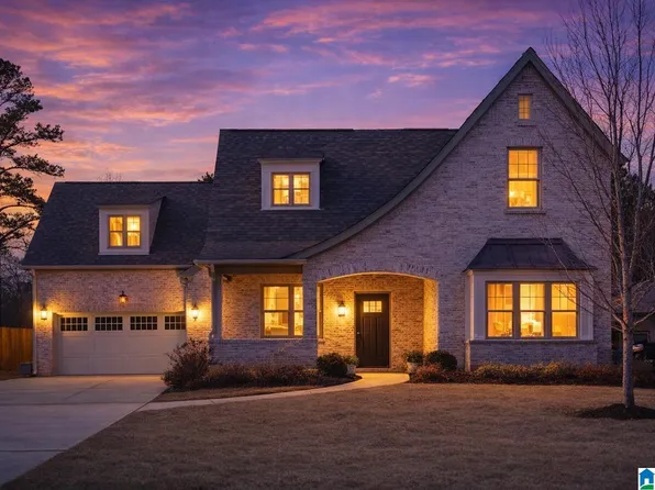 7986 Knoll Ln, Trussville, AL 35173