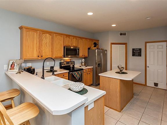 5th image of 4007 NE Gardenia Ln