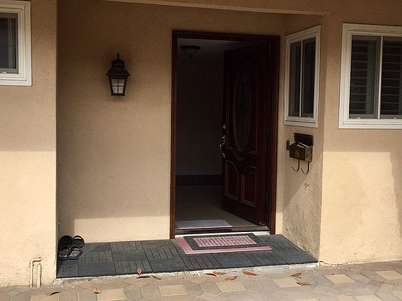 3rd image of 9821 Cheshire Ave #1
