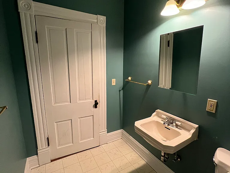 183 S 19th St #1 — Photo 21