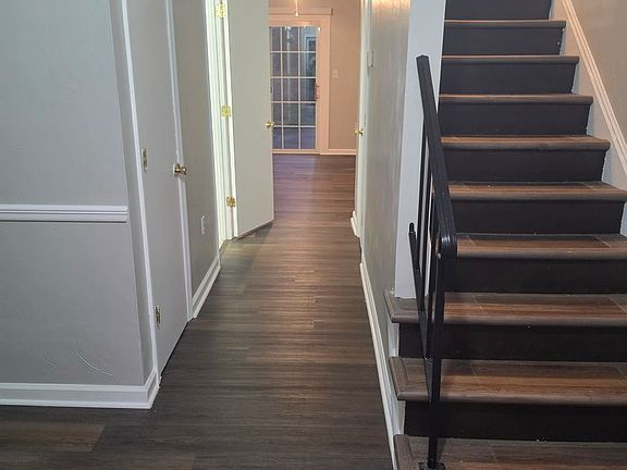 2nd image of 2325 Ranch Rd NW