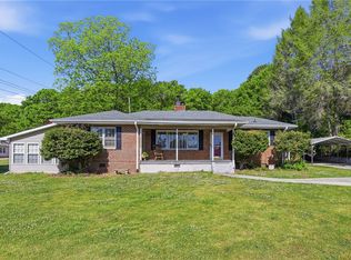 520 S Spring St, Walhalla, SC 29691
