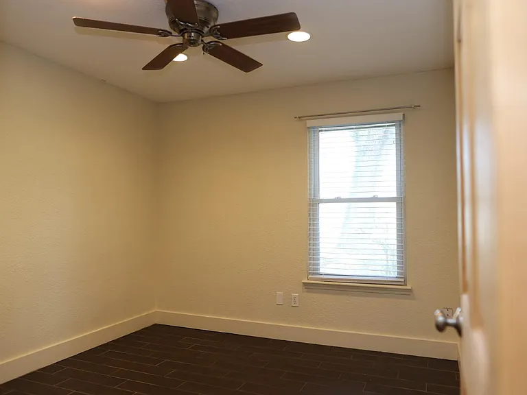 1760 Tiffany Pines Cir W — Photo 18