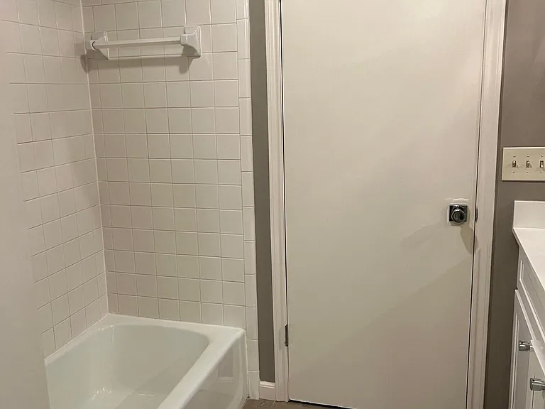 7815 Broadway St #306 — Photo 16