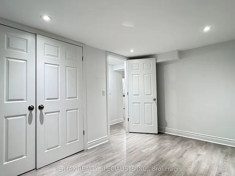 131 Searle Ave #BASEMENT — Photo 21