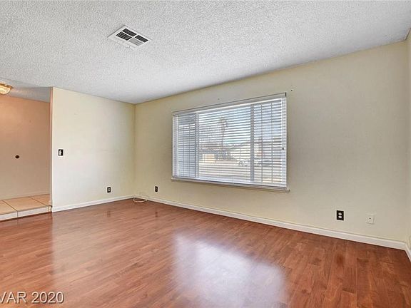 5th image of 4270 Carolyn Dr