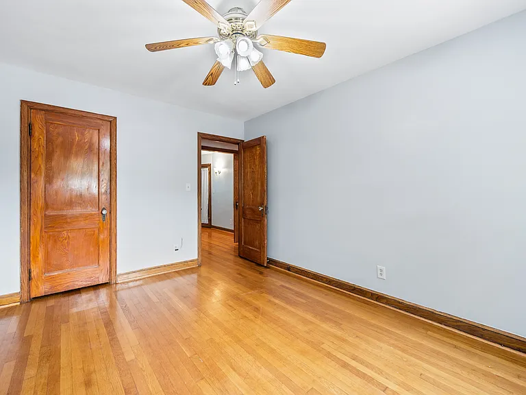 55 Farragut Pl NW #1 — Photo 7