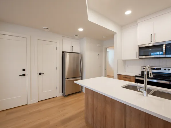Cloud Suites at Grovenor, 10447 149th St NW #1596132, Edmonton, AB T5P 1L7