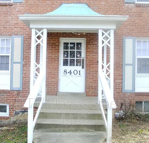 8401 Greenwood Ave #3 — Photo 26