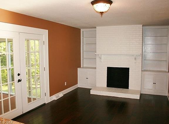 4th image of 191 Charles St