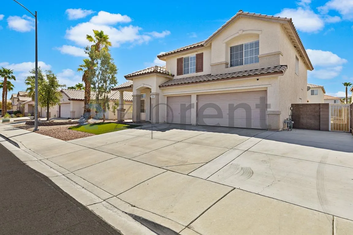 5 bed, 2284 sqft, $2,900 — Photo 3
