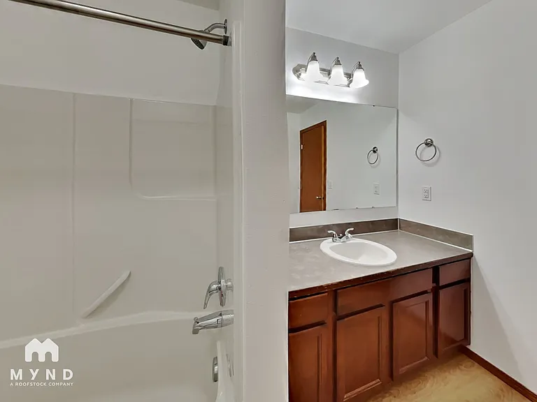 1412 E 64th St — Photo 26
