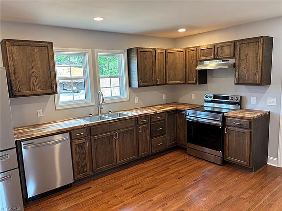 3rd image of 2093 Cook School Rd