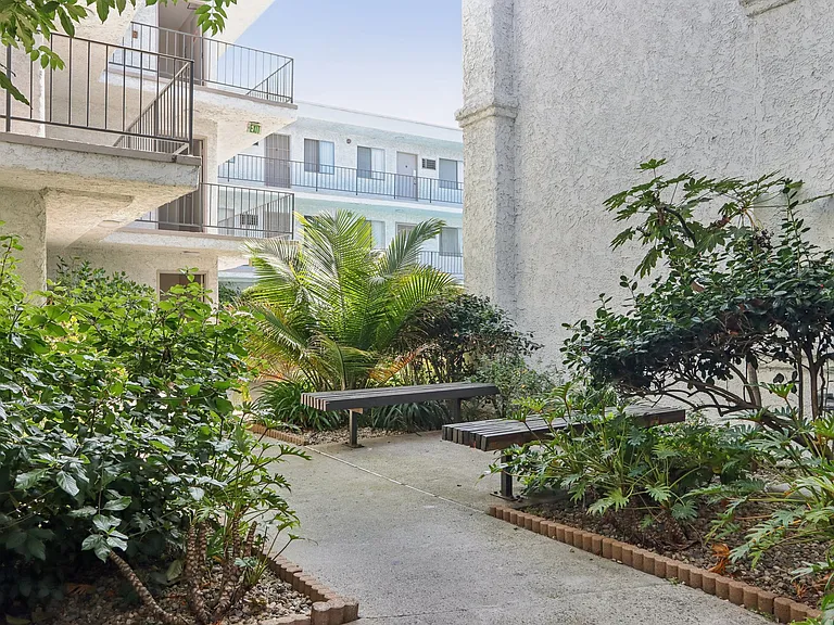 6300 Lankershim Blvd — Photo 16