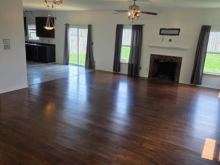 15098 Royal Grove Dr — Photo 3