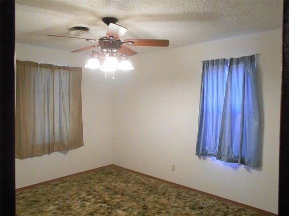 5th image of 102 Lura Ln