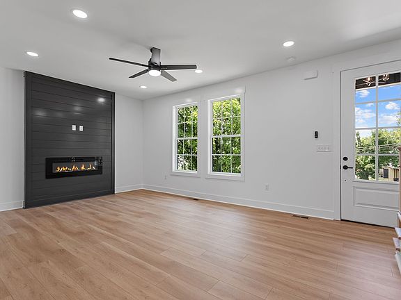5th image of 215 5th Ave N