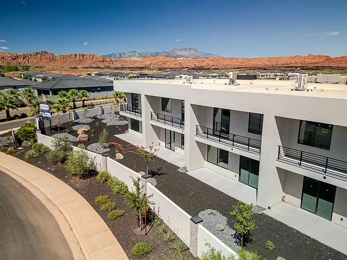 Beautiful, Brand new, Luxury 4 bedroom Townhome in Santa Clara! — Photo 4