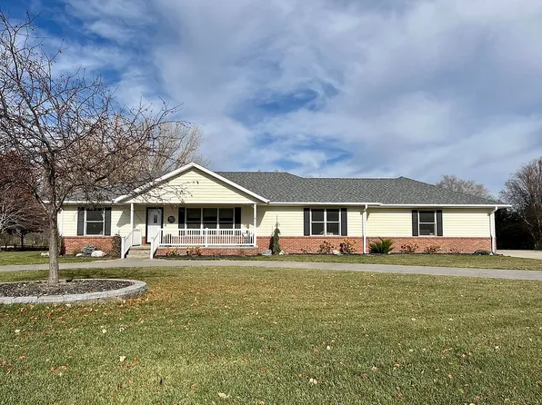 410 Tahoe Dr, Kearney, NE 68847
