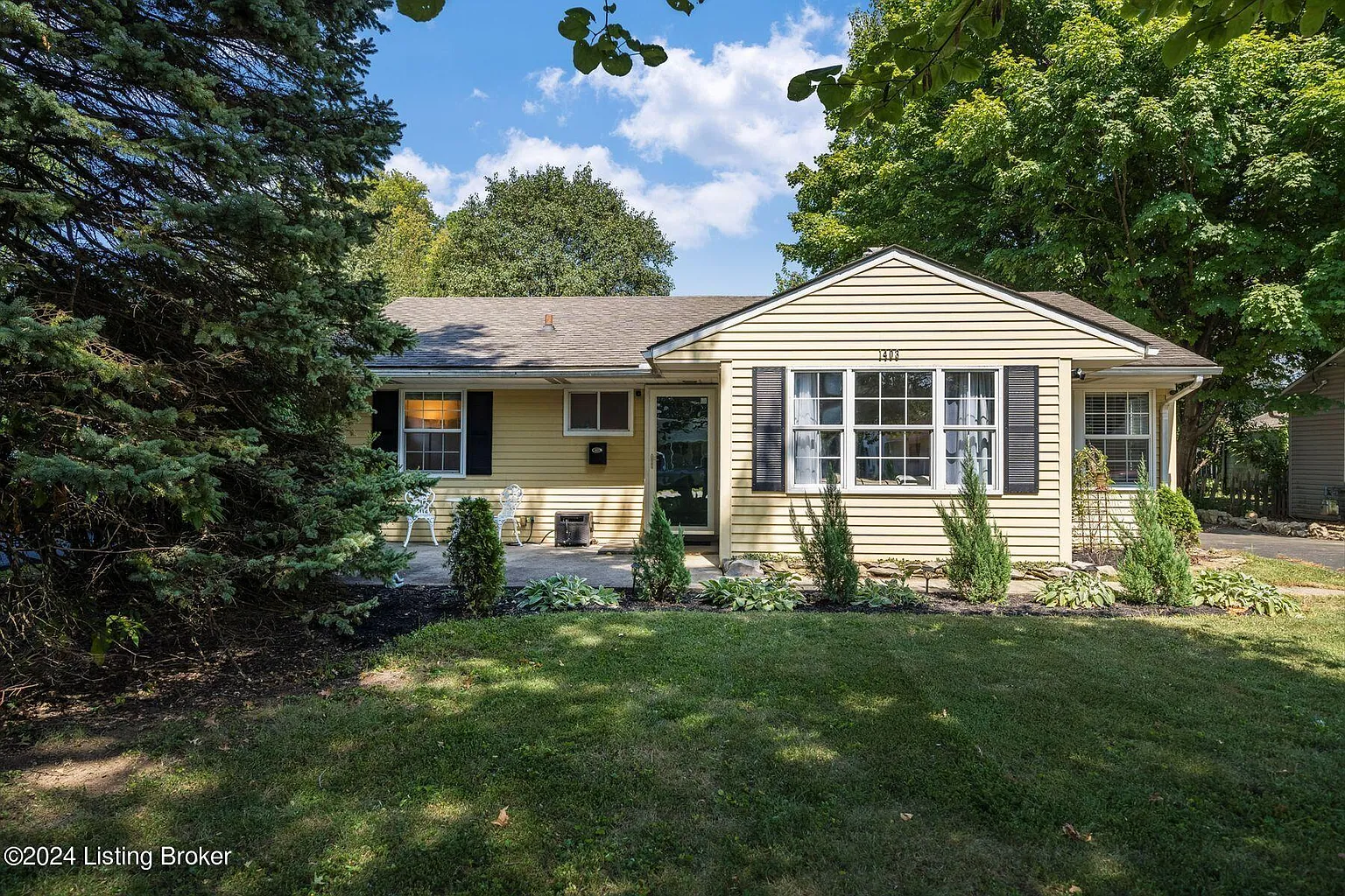 1403 Stonewall Way photo 1