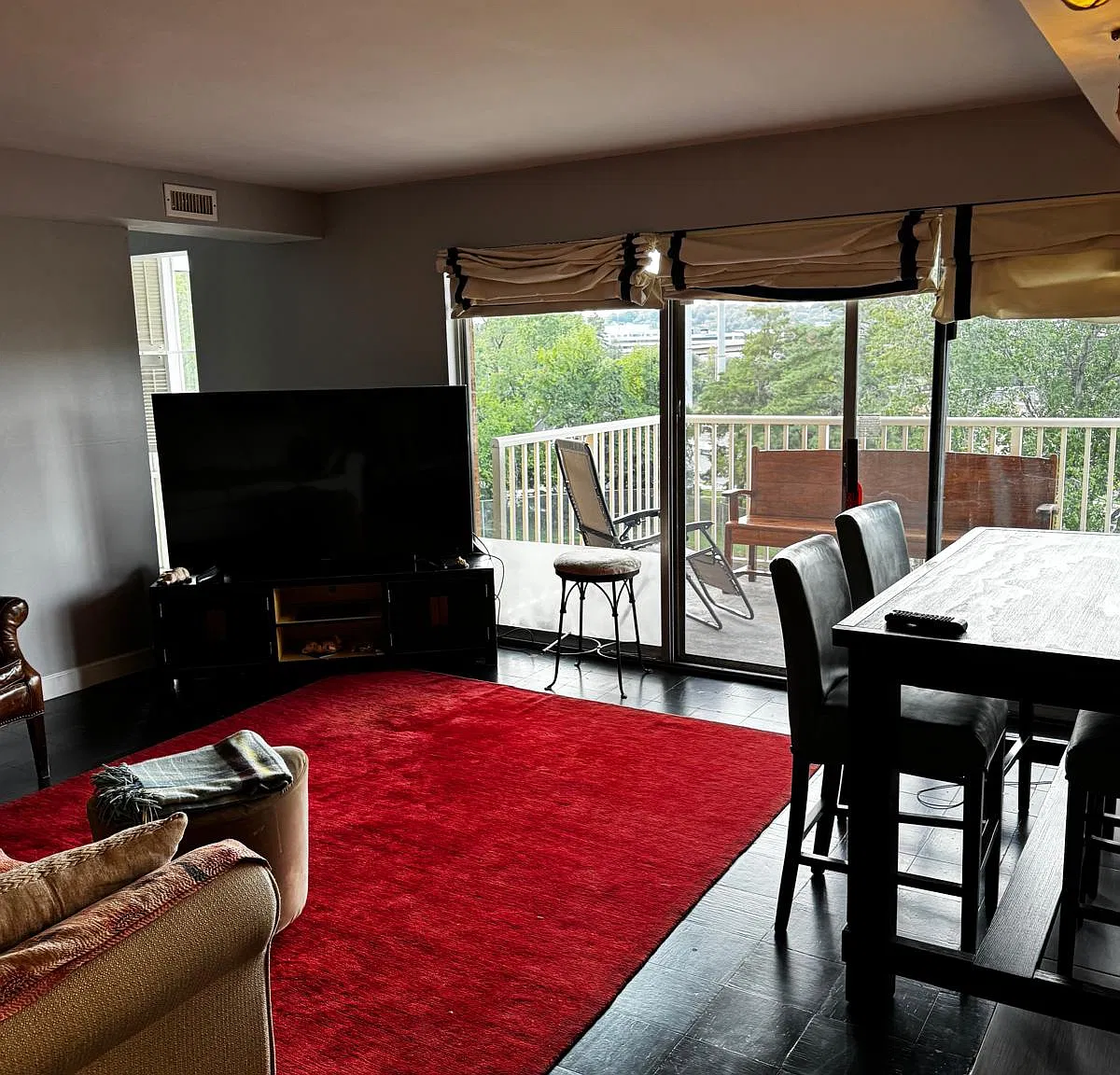 2 bed, 1069 sqft, $2,225 — Photo 4