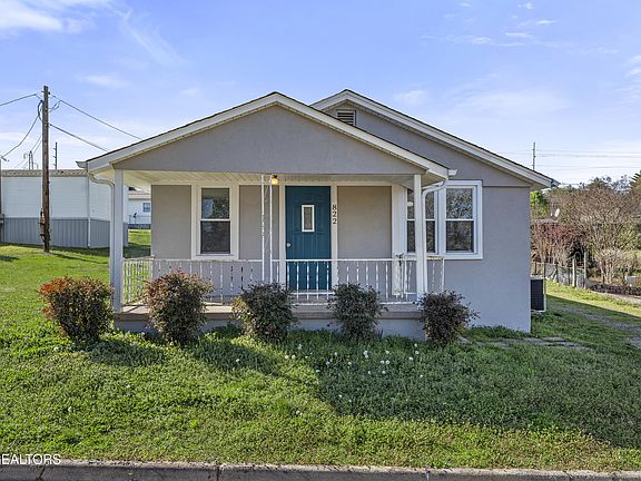 2nd image of 822 Vale St