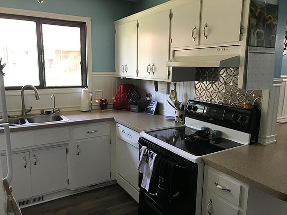 3rd image of 13388 Hughes Ct