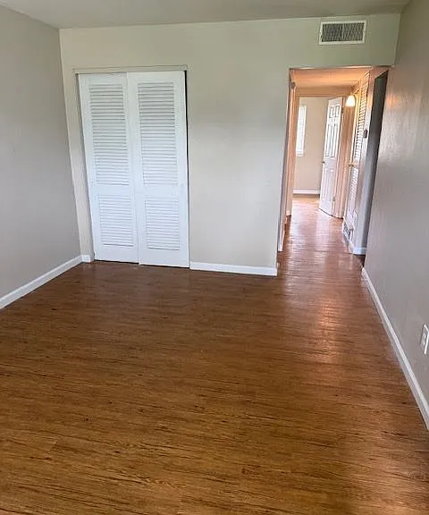 671 Southwell Ln — Photo 3