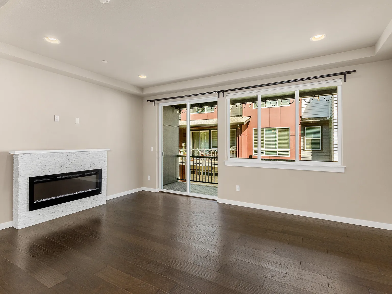 3 bed, 3.5 bath, 1805 sqft, $3,600 — Photo 2