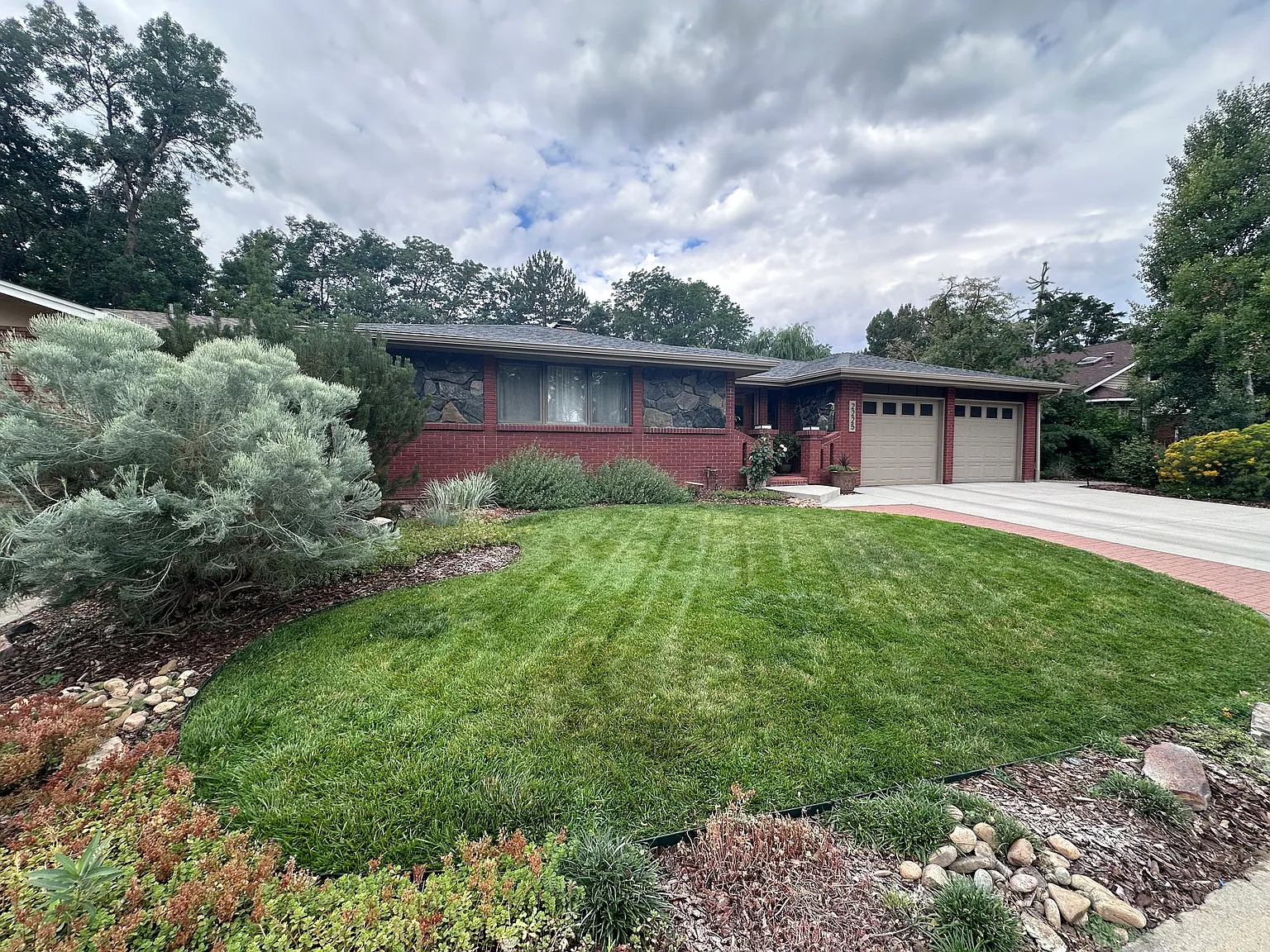 3 bed, 2622 sqft, $3,200 — Photo 2