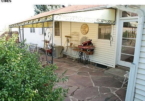 2nd image of 1605 21st Ave
