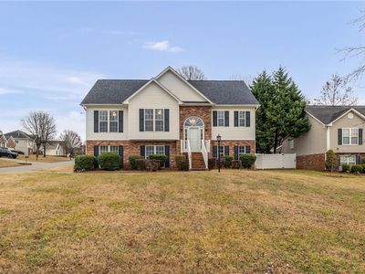 201 Brooks Edge Dr, Winston Salem, NC, 27107
