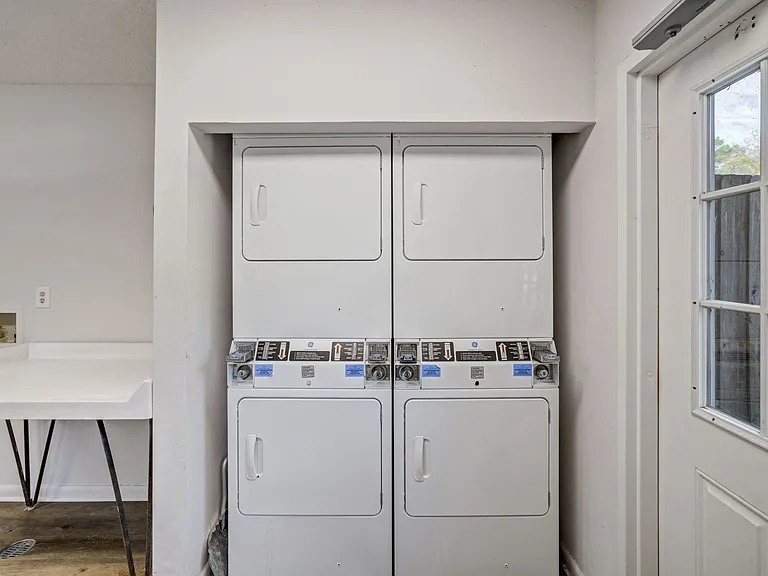Chelsea Apartments — Photo 12