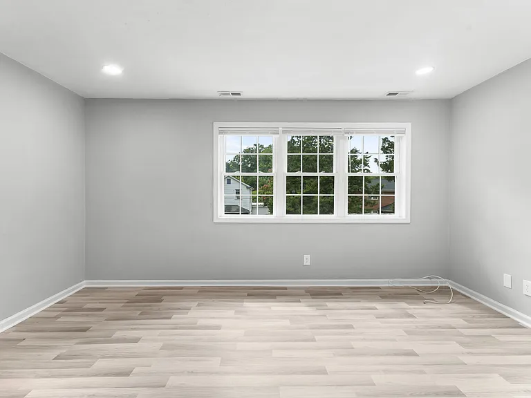 1415 Commerce Ave #1 — Photo 7