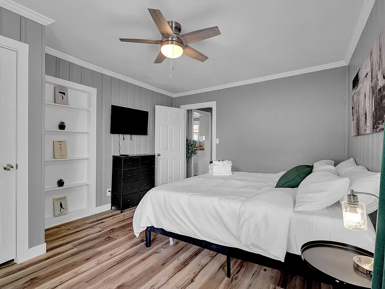 1709 Clay St — Photo 13