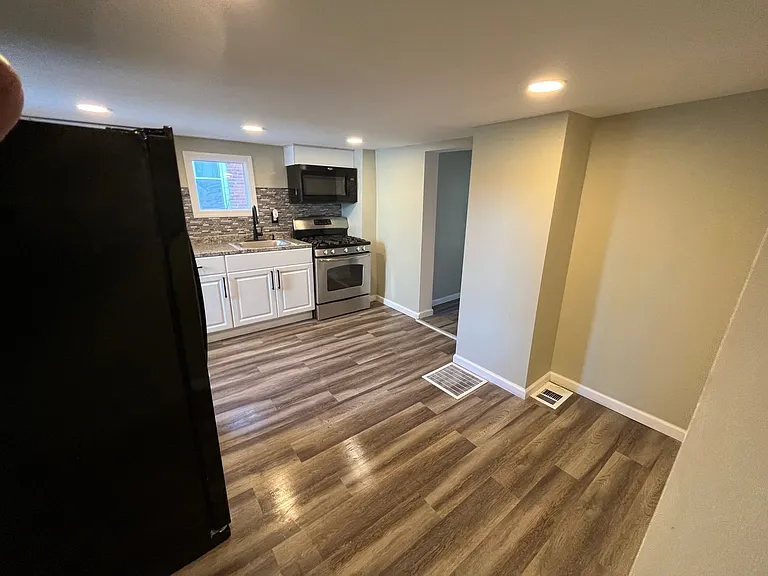 1240 Ohio Ave — Photo 6