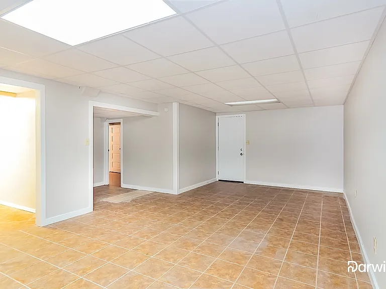 5704 Dorchester Way — Photo 13