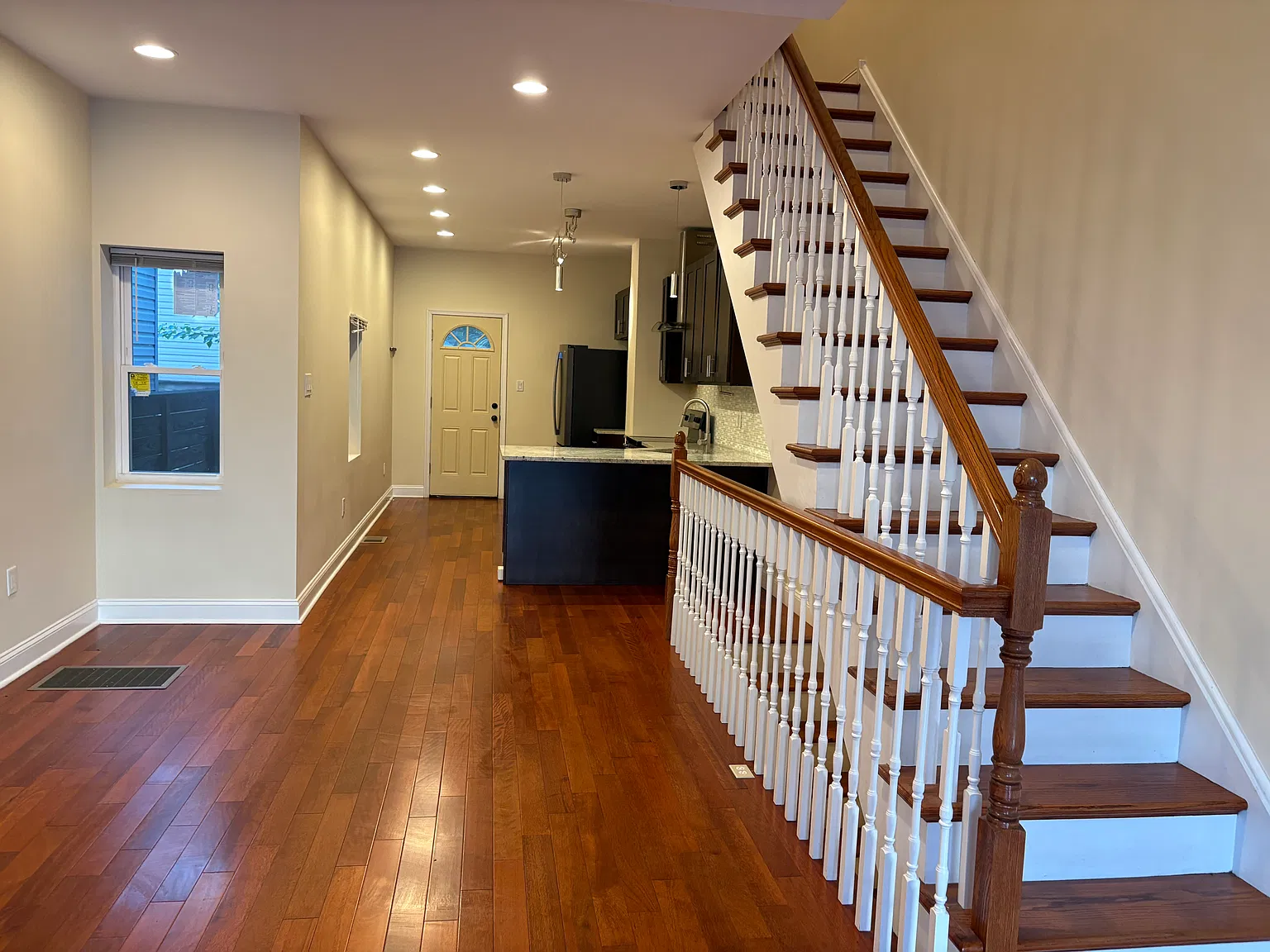 3 bed, 1272 sqft, $2,200 — Photo 1