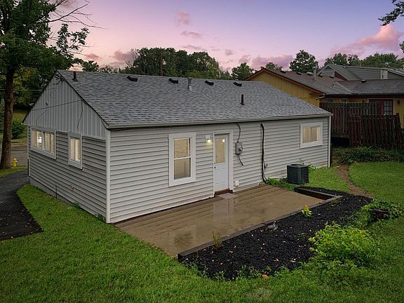 2nd image of 2585 Dolphin Dr