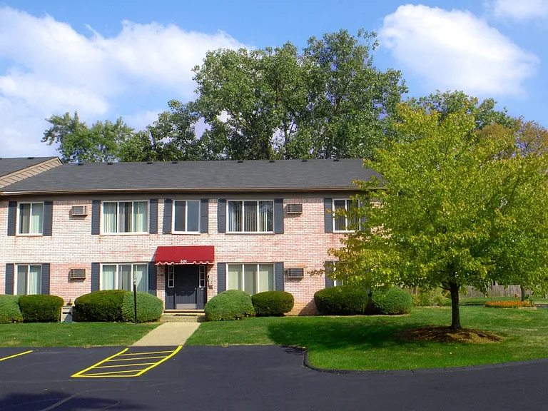 Small town charm of Madison Heights and convenience of nearby services, restaurants, shoppes and entertainment.