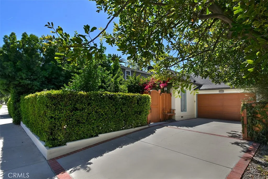 Building Photo - 4239 Camellia Ave