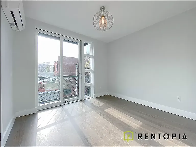 173 Conselyea St #4A — Photo 8