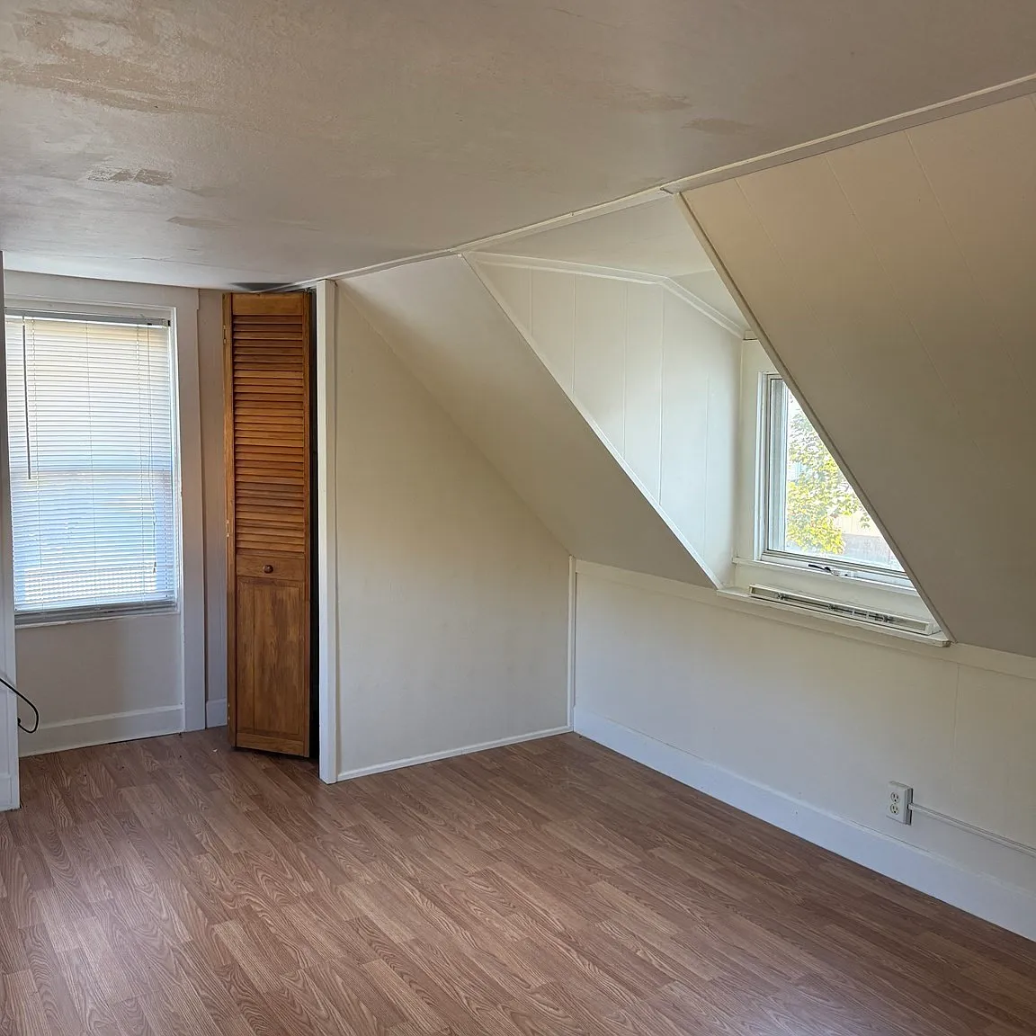 4 bed, 1.0 bath, 1100 sqft, $2,600 — Photo 3